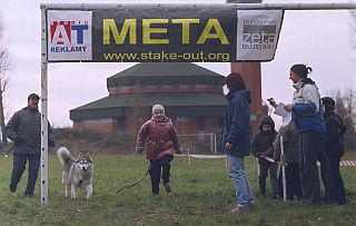 Na mecie.Honorata jako s�dzina pomiaru czasu.